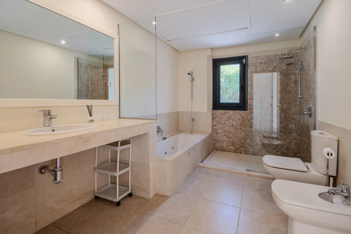 3a915e3e-0e7f-4b4e-890a-205aef3c545c