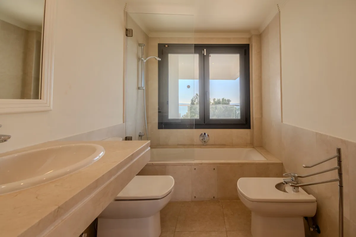 e2f8b282-7bec-4822-9db3-a305ca5e8f1d