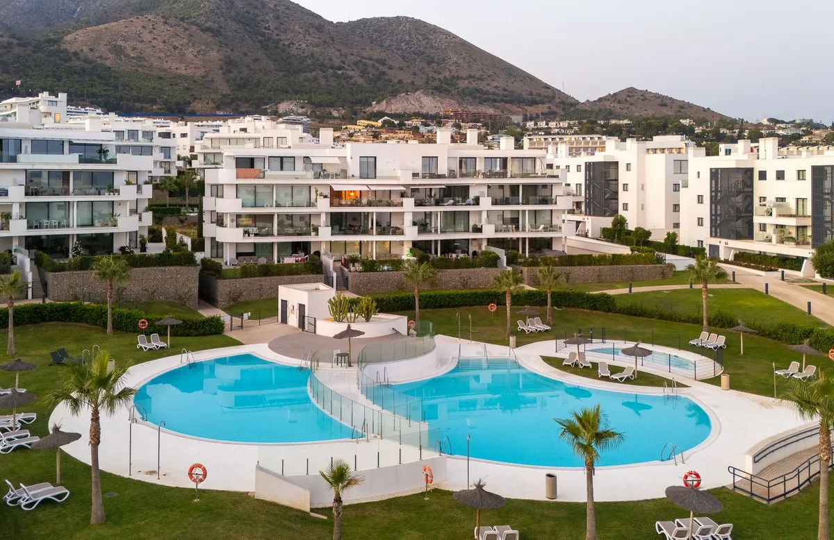 8cb8dee2-abc9-4ad8-a38c-8f4483a7e0be