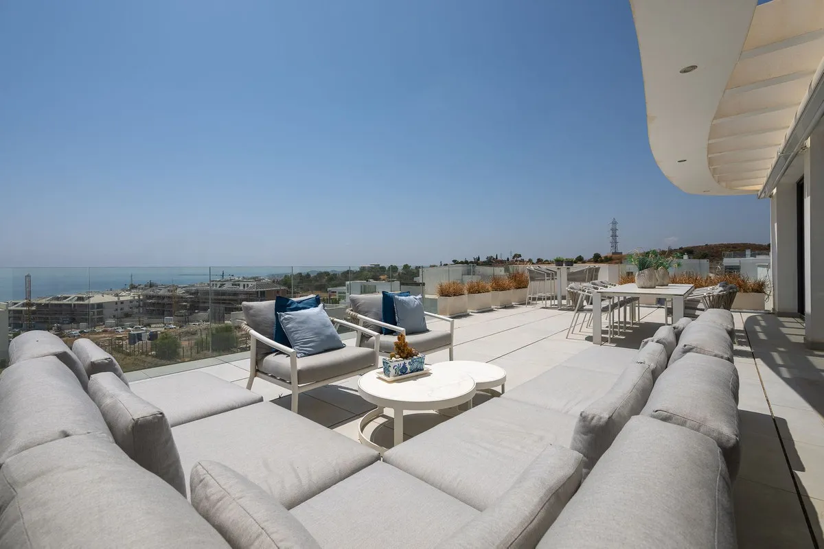 9b008d2e-3caa-4697-83f5-6b86e243a8e1