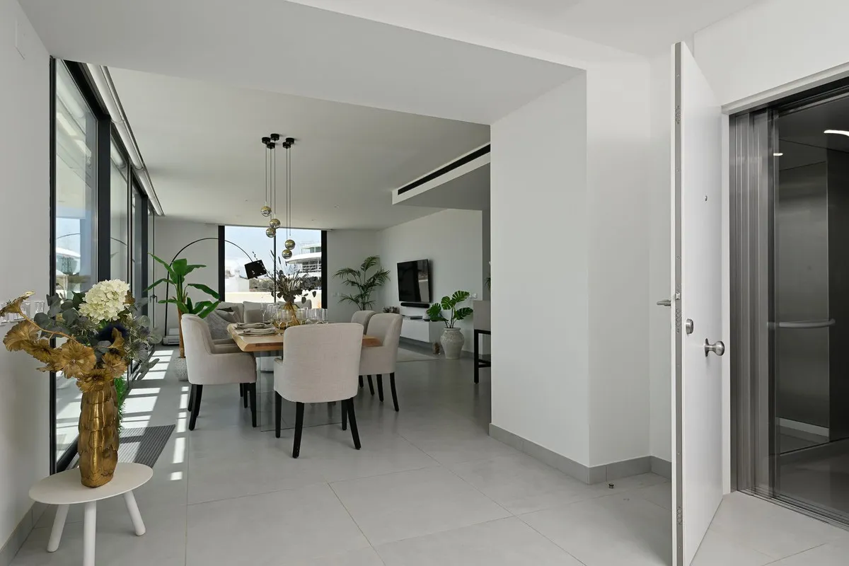 acc2ffc8-0066-41c3-a7ad-a9f01af3d9eb