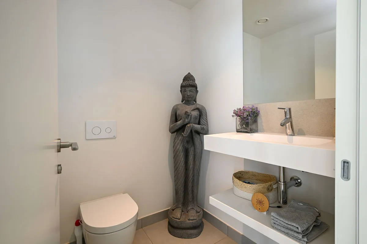 cd5970d4-aae5-4f98-accc-628045bd5aa5