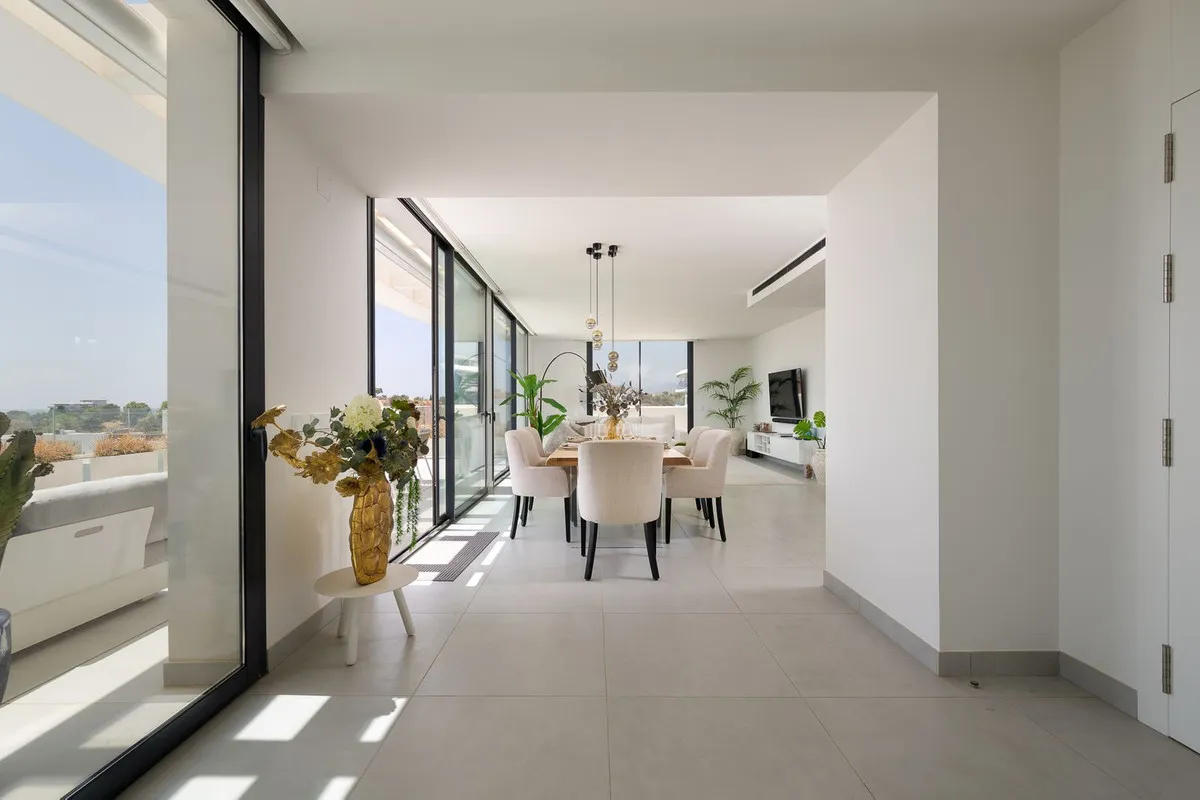 d04f8164-f44e-4c74-b454-75912b03293c