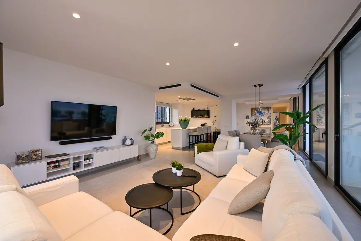 de2b4bab-aee6-445e-9278-65ab579a0238