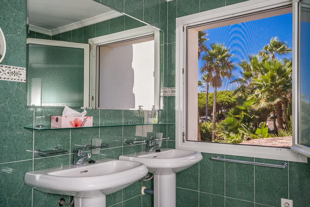 a28fd1f3-4497-4114-8bcc-d5309c35b15d