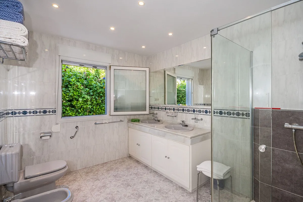 a5d34d59-8beb-4a44-8666-80b1a7cdbd7c