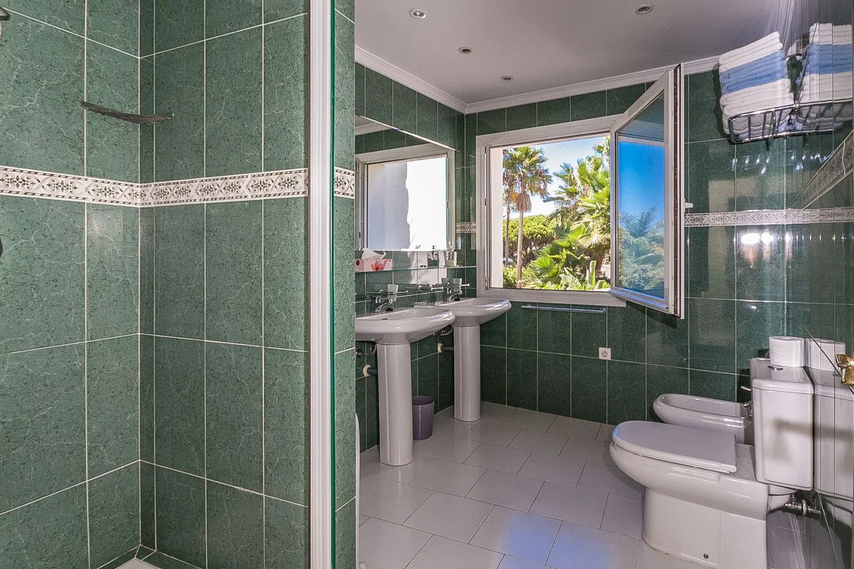 a90c485d-2c9a-4c34-8004-3d738f448835