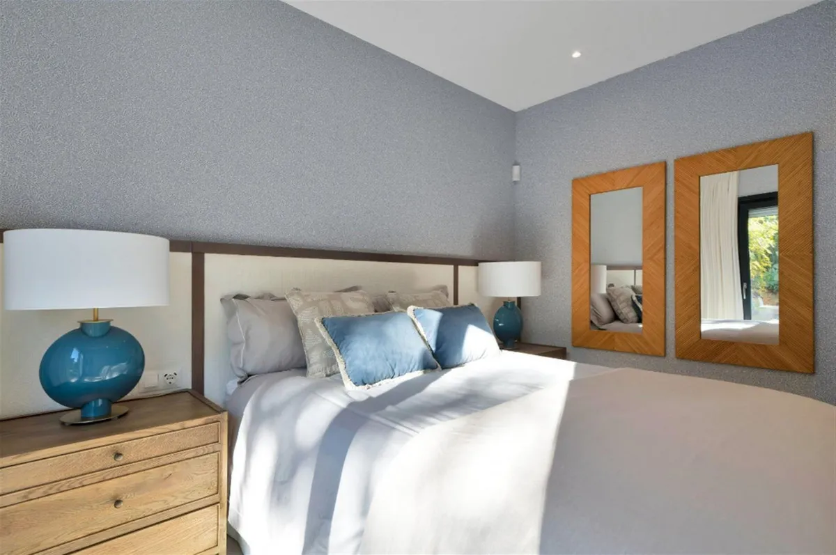 01403d8a-16f4-40e8-b5e1-77270ef1e9c9