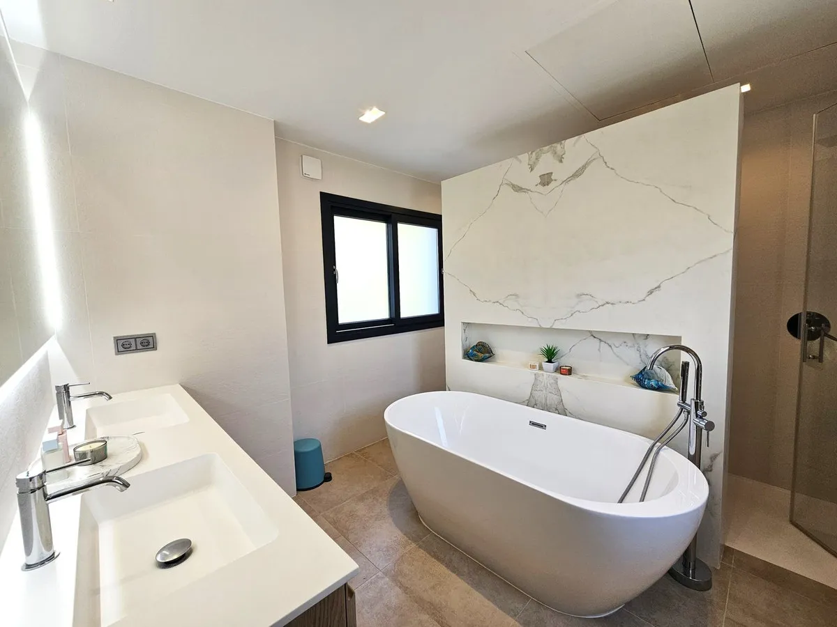 2d799ffe-f35a-4522-acaa-6442fce401f1