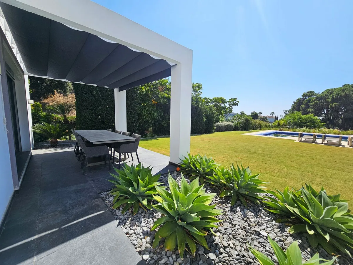 5d9aed98-7eca-4f35-8c09-83103221a41d