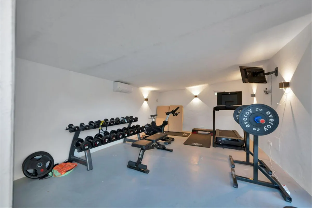 70dd21ab-2b1c-49ce-8d8a-8933e123462c