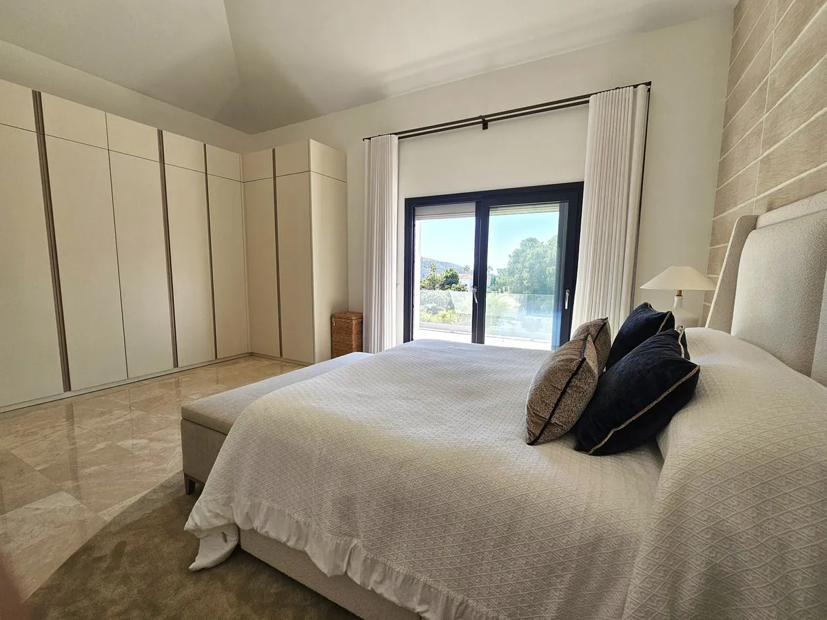 93c60765-e08a-4fcc-8bd1-9227d3409563