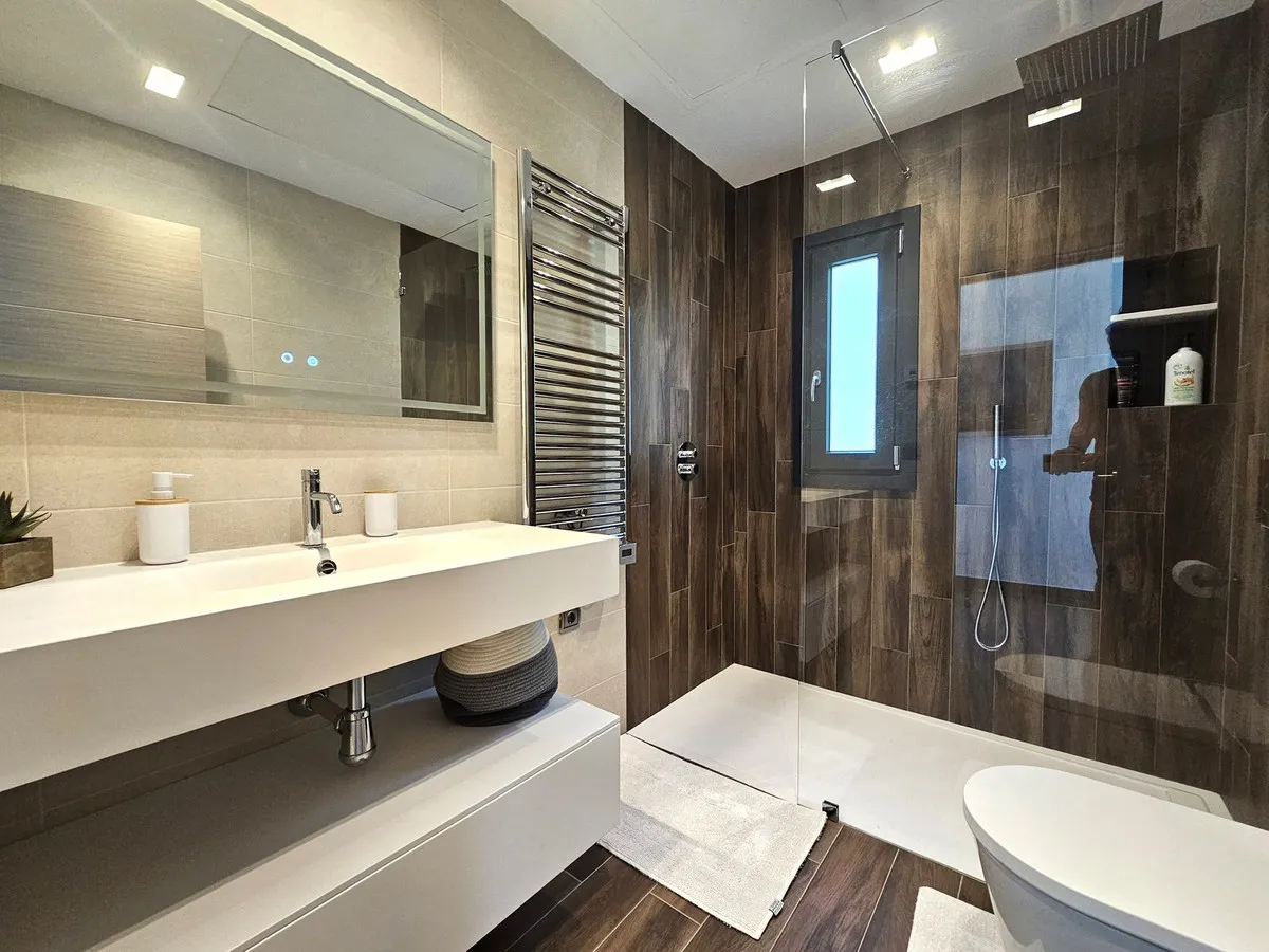 bb1d80e9-0dc9-4741-a3a8-11c15eee8616