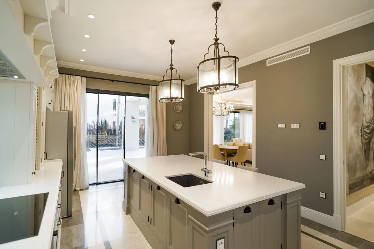 4ab0bfd6-2ef7-42b2-89f5-e33bf4c4bc44