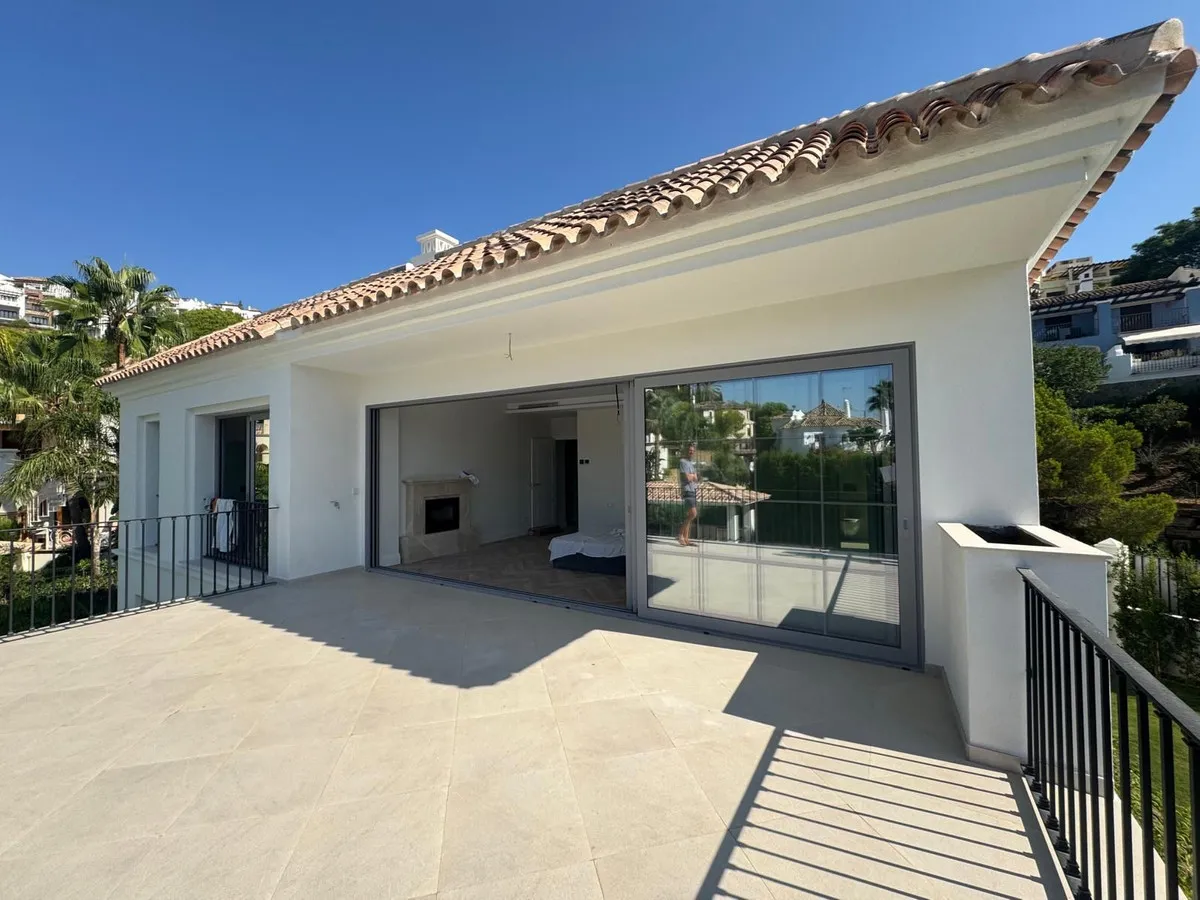 f1b5ad7b-6682-4470-b151-eccc788cee1f