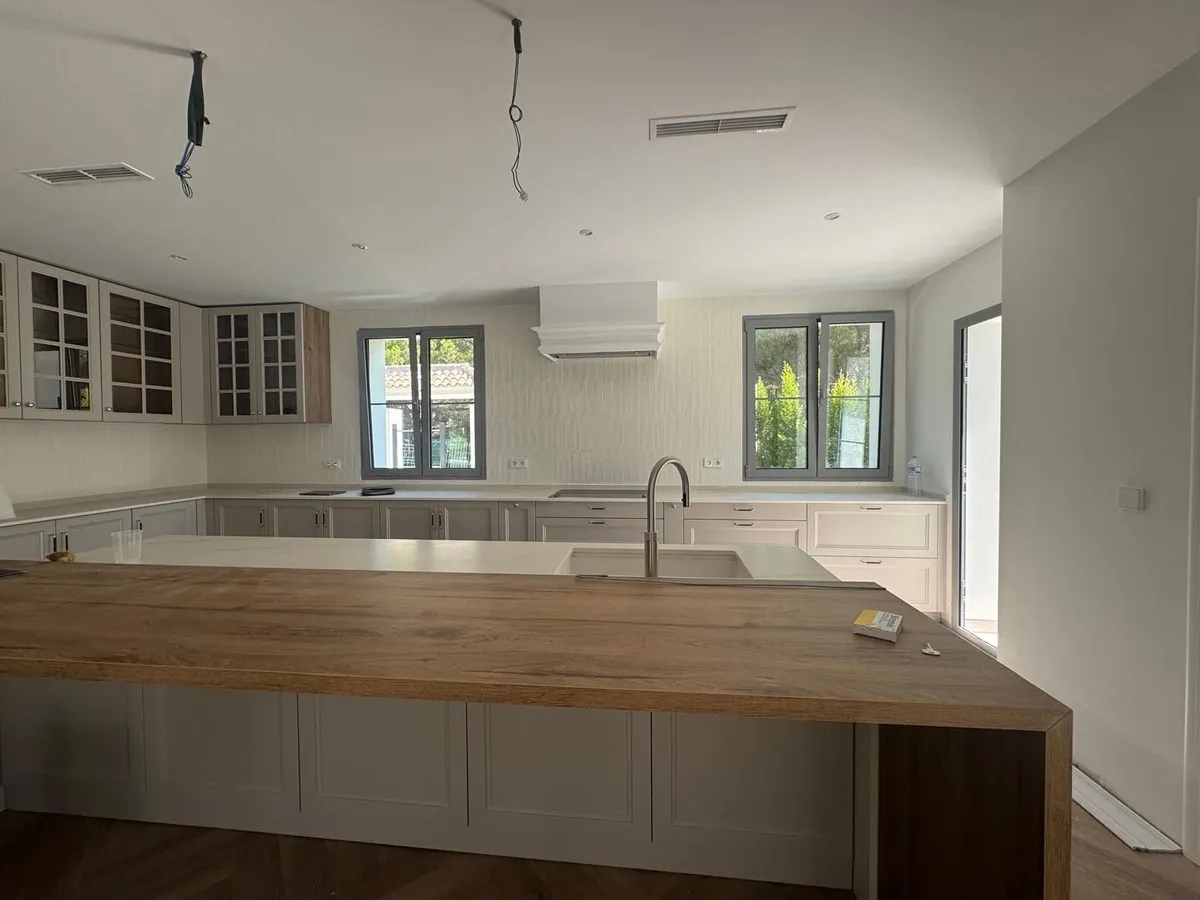 f1bd53f4-76cb-4701-8cd9-3d7441cc25b2