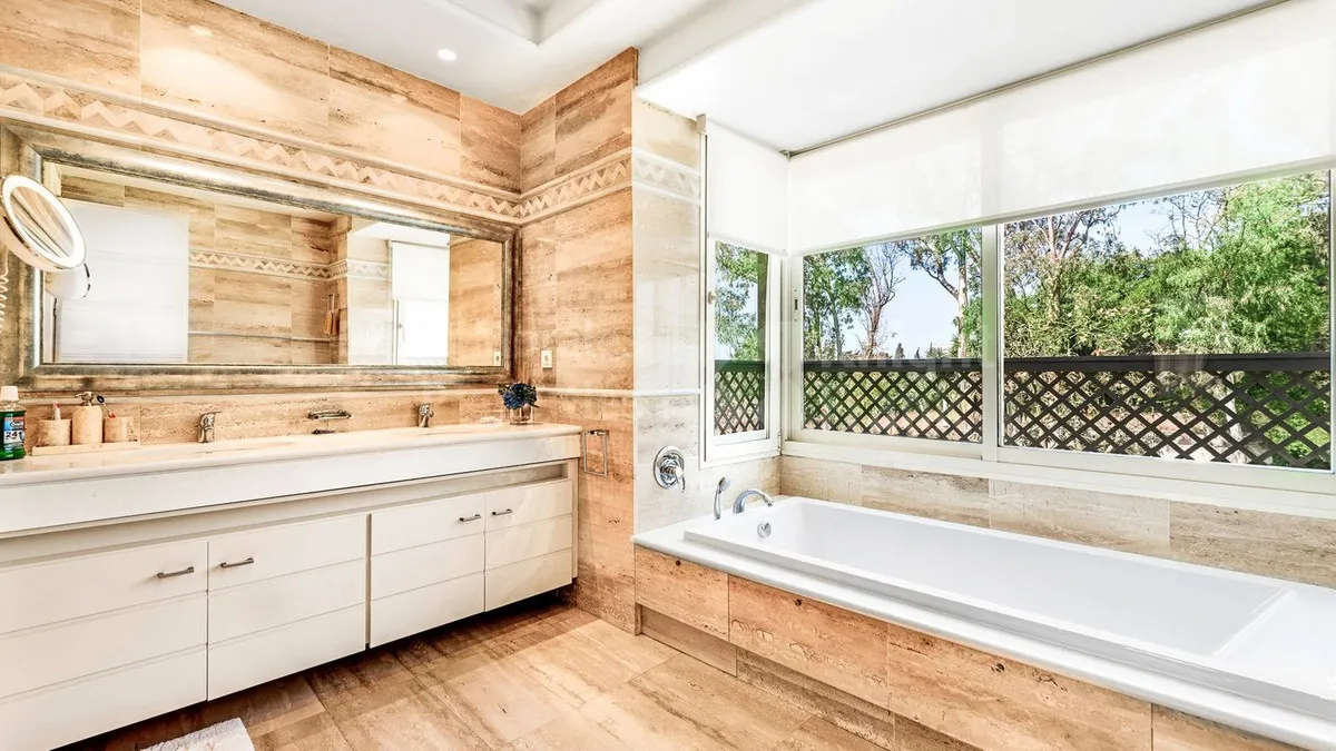 3a563852-4d4c-4756-9db3-6192862bff61