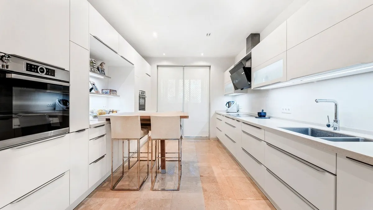 59e2e6a7-c9f7-4485-bf87-cad46e37a946