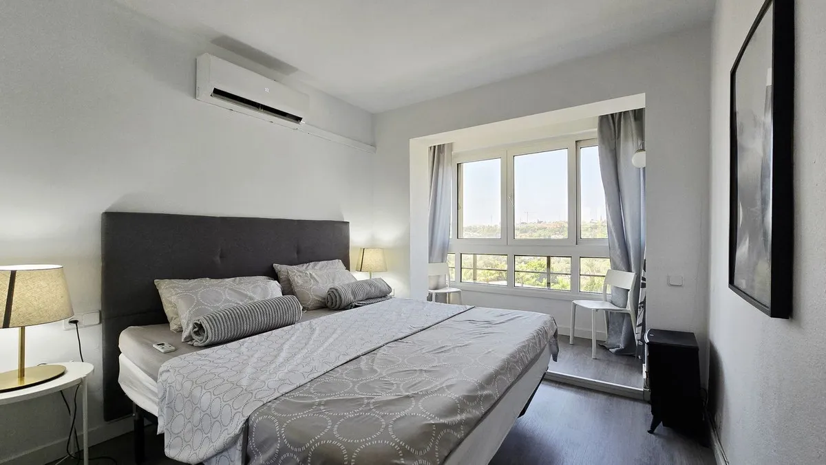 91b65ad9-e420-4d78-9bbe-ac90ff87f1b4