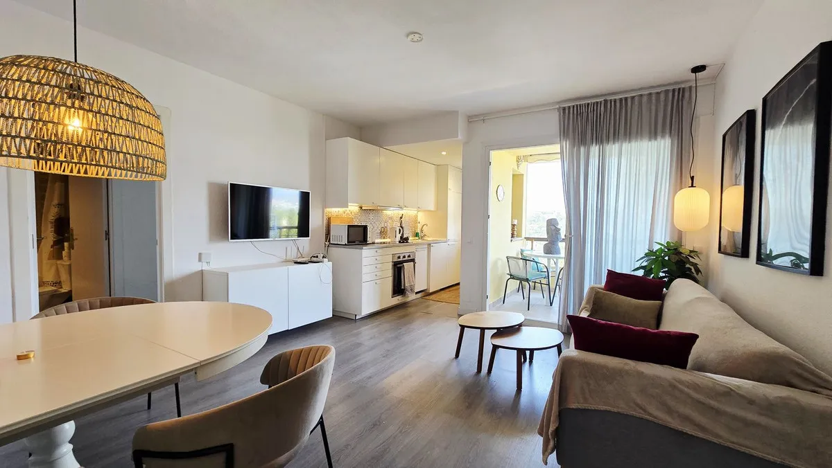 cb2f3bca-0ba1-467d-8743-9b2429906f3b