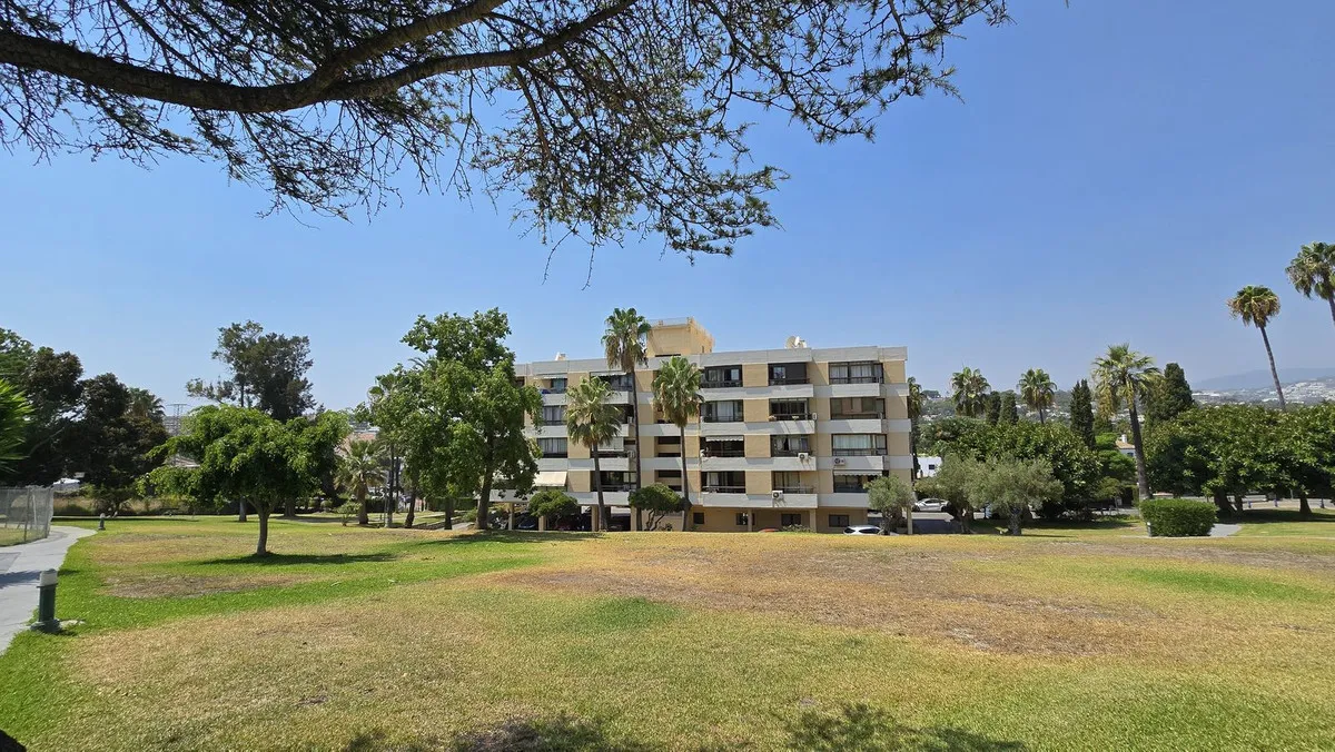 d9678929-9949-454c-ba63-b729ccaf7871