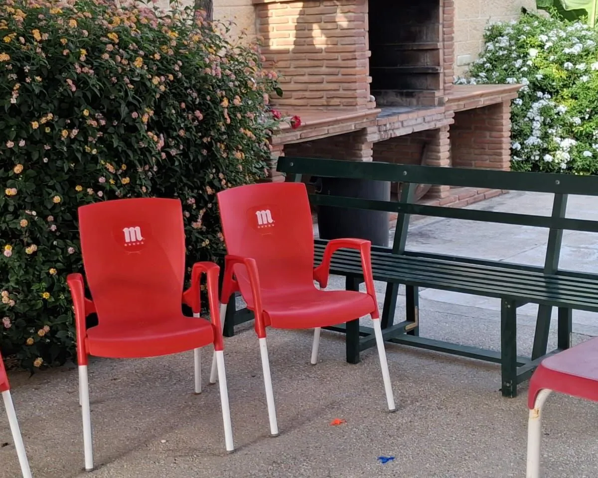 4fa009ab-08e4-4afa-aa9d-51f554382a4a