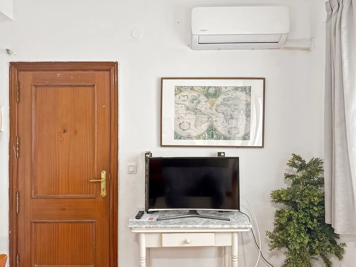 6dd1e9f5-0fe0-49a8-a31d-3d960bd580dd