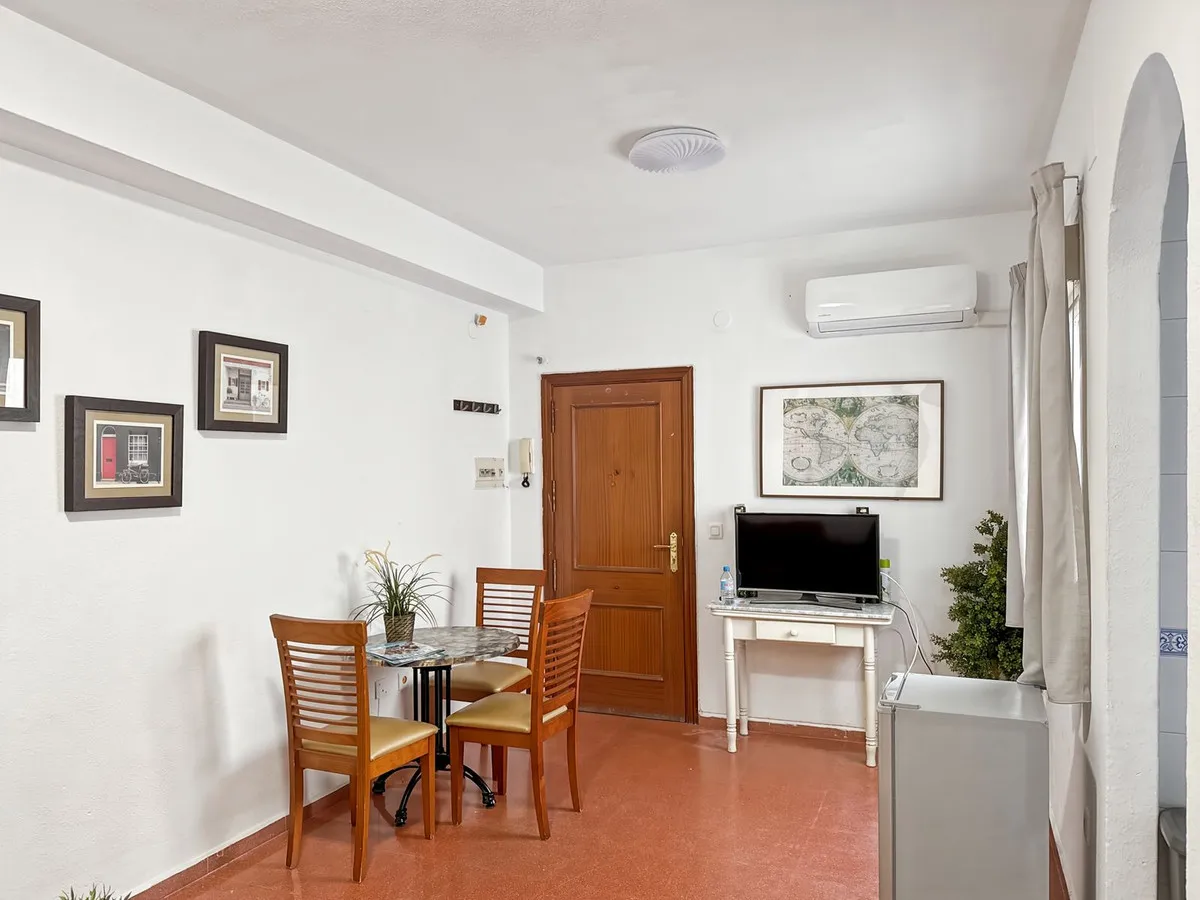 9dc1af93-c419-4cea-b2f9-3177db8baf01