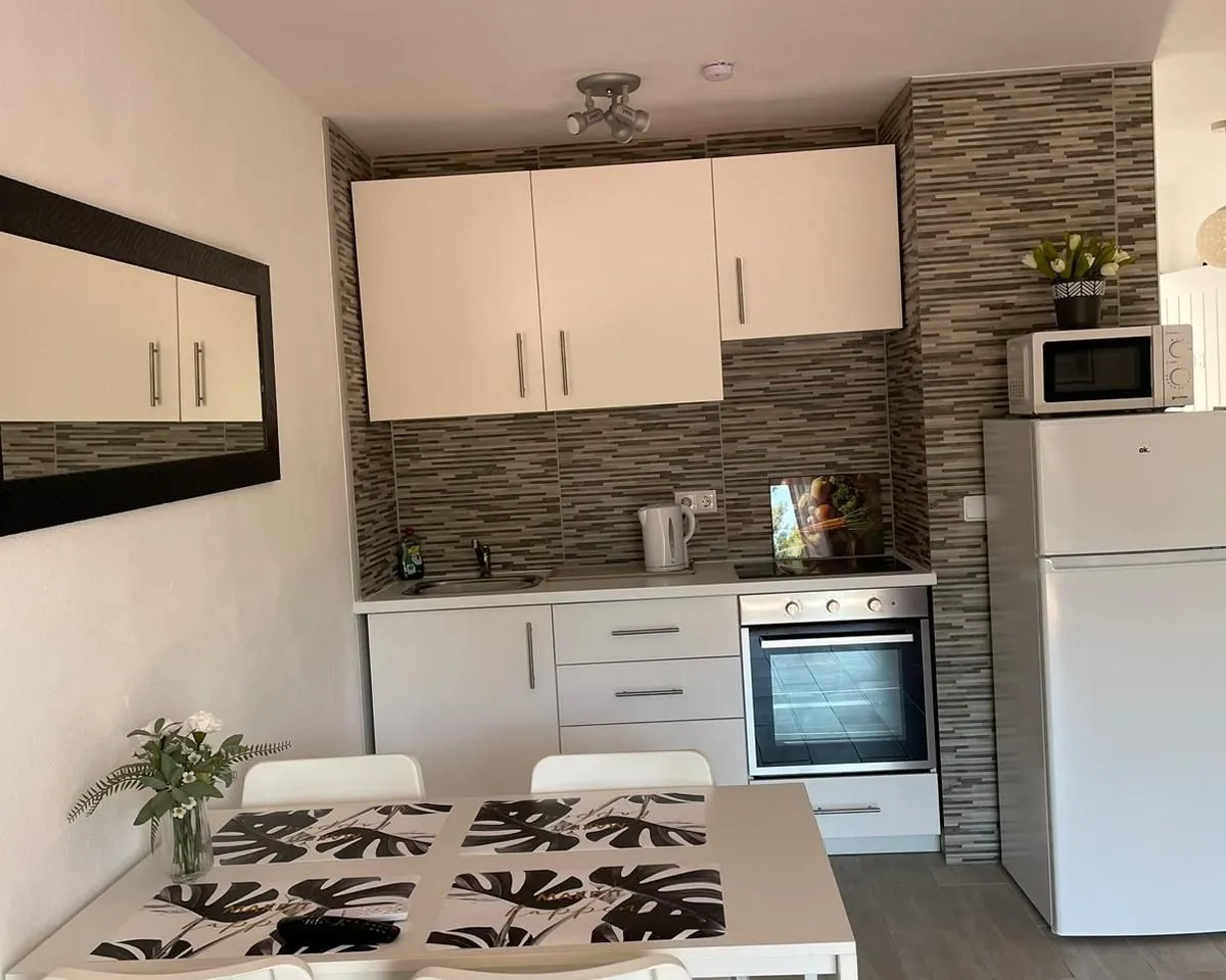 24b4f339-27e0-4c69-abd7-d1395263964b