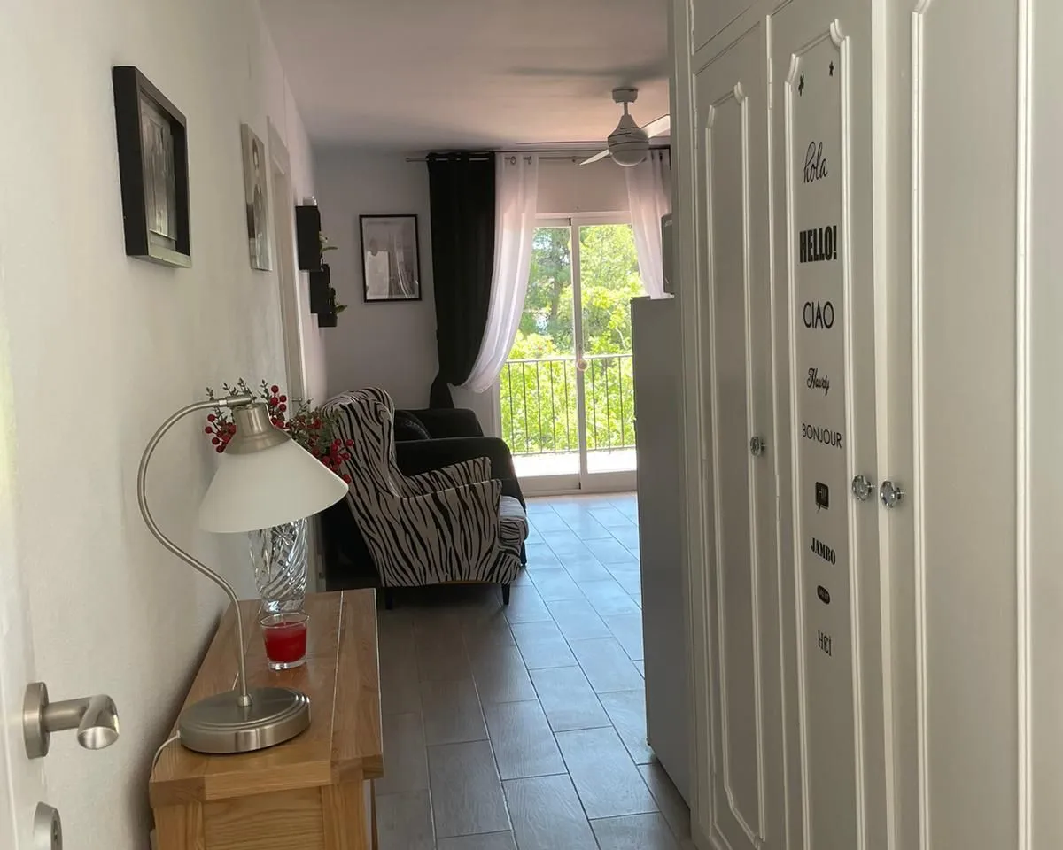 a6a96f1f-c7f1-4c5d-9eaa-142e6c37e114