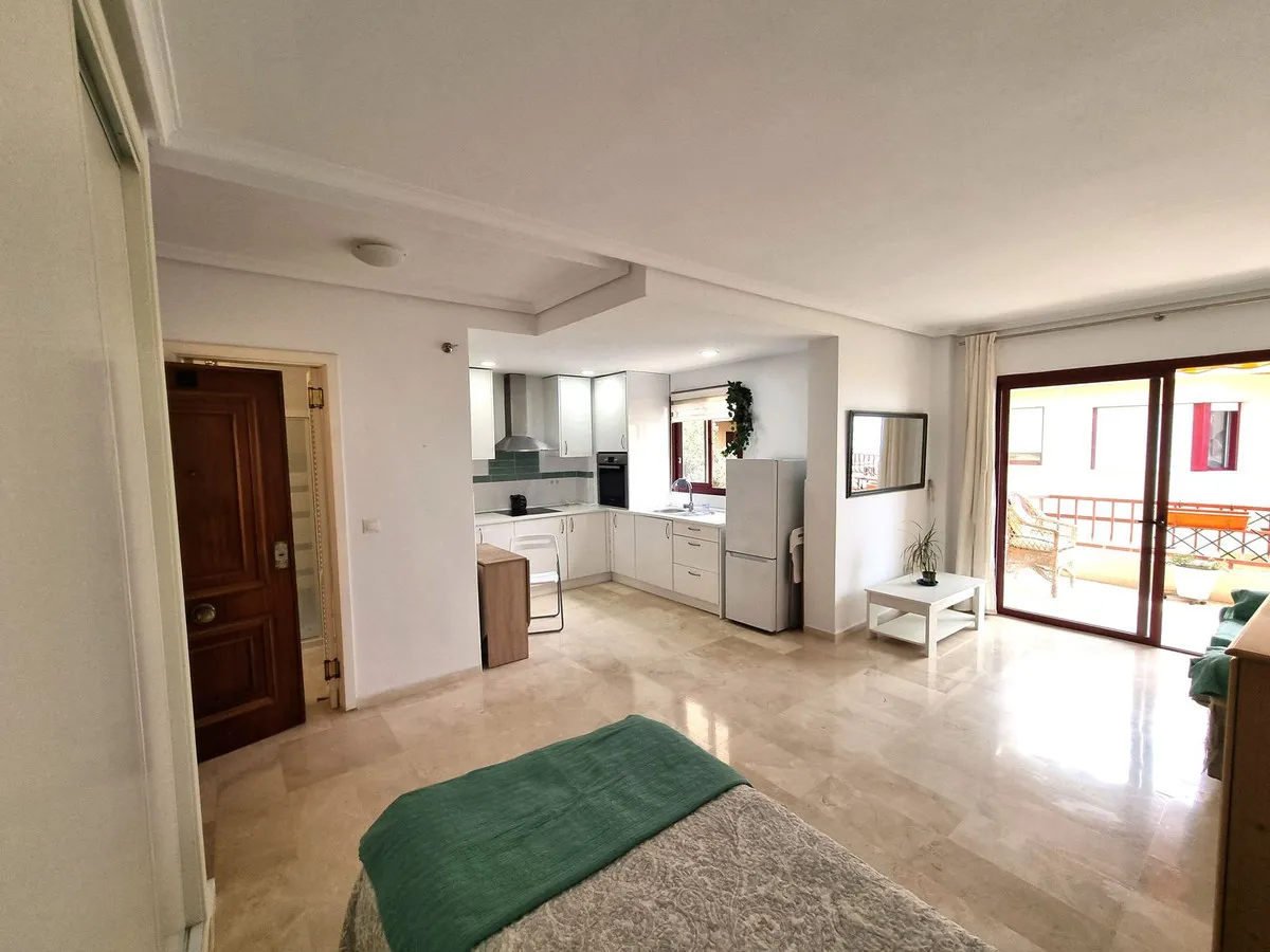 0052f36b-ebd9-45ff-b803-c0489bd250fd