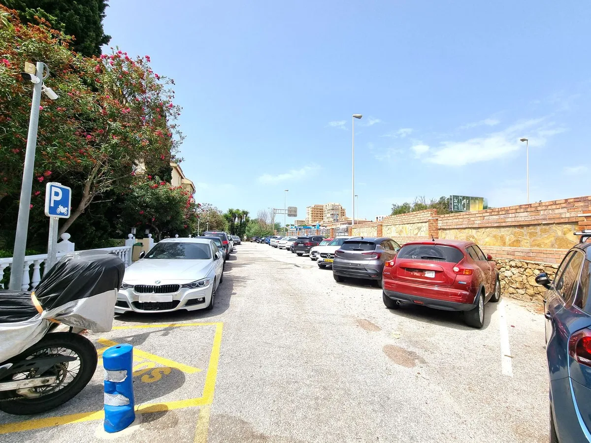 05940b9c-8e6b-4e6b-a245-ac38eb543532