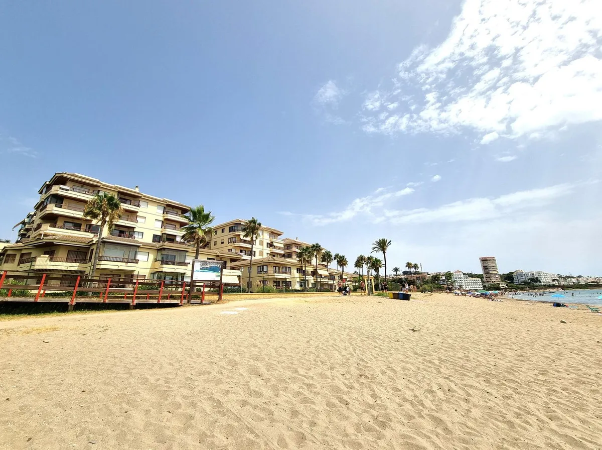 2f22b484-adee-4f43-87e9-eb95c95210cd