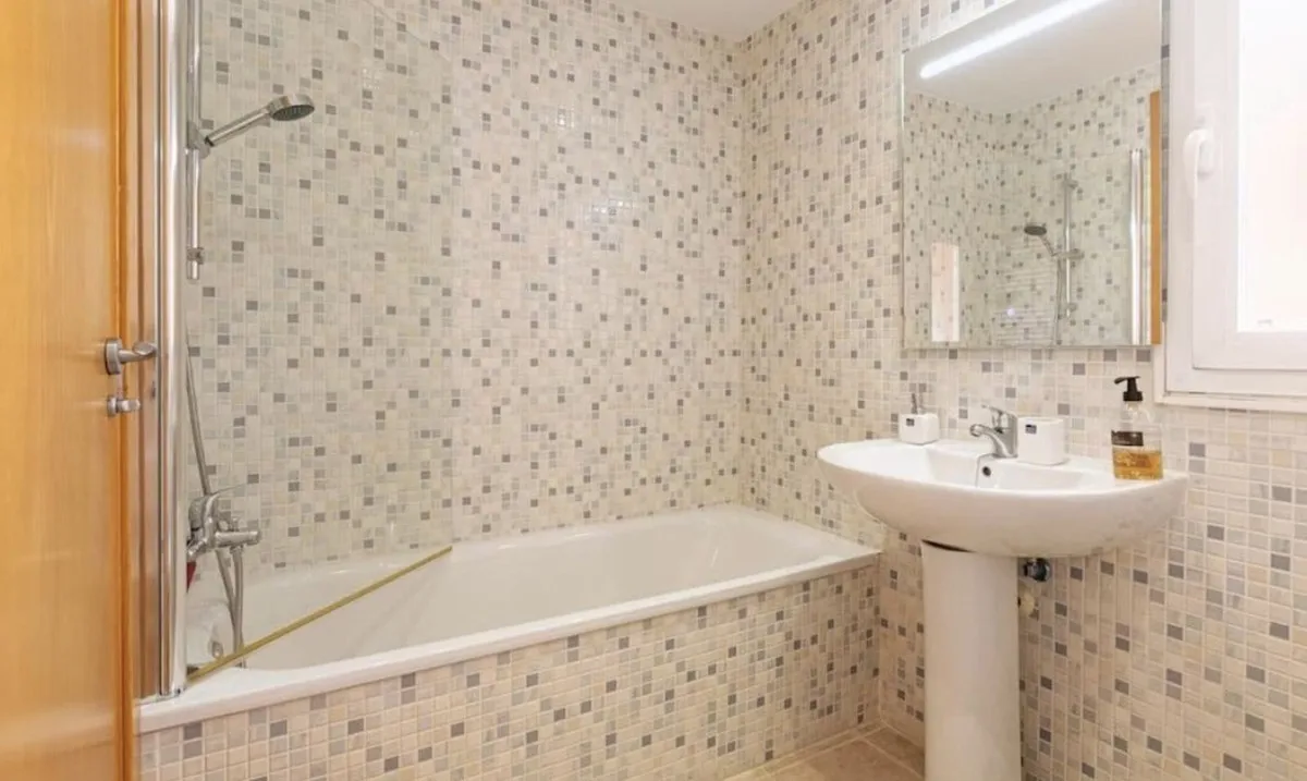 72ab0b0d-f0f7-47b5-be61-b435273f4f6a