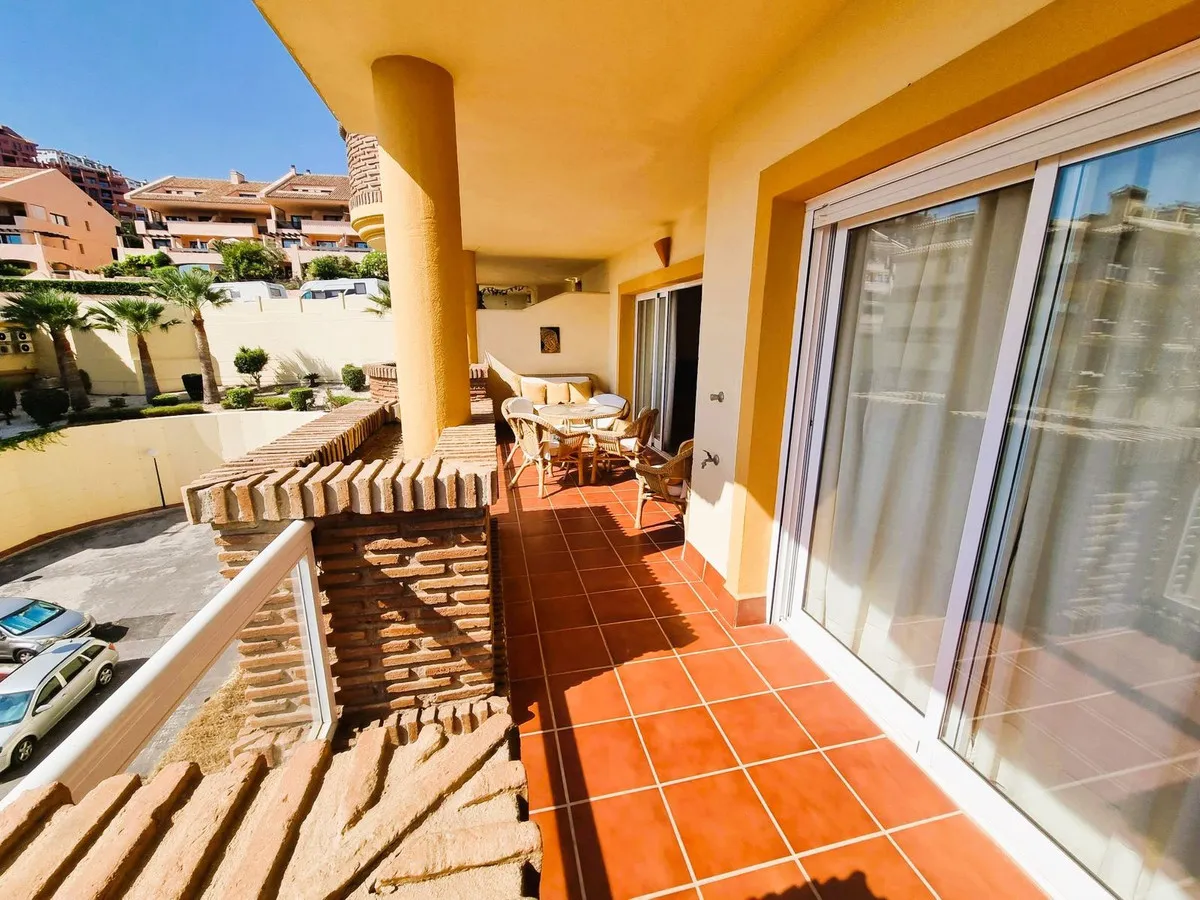 c3326c03-4e69-439a-8cce-fbe8d2f0f680