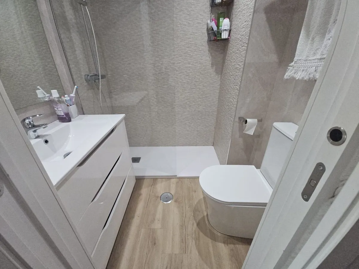 dd6ea9e9-0f38-4960-a133-8767357c1e82