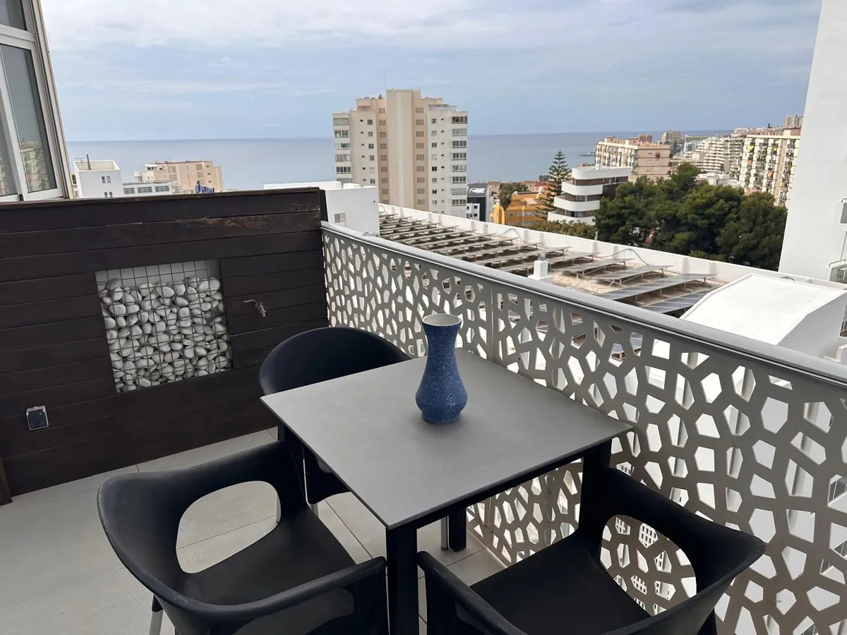 decccf85-2d71-4cc1-8e83-d6073fe1cffe