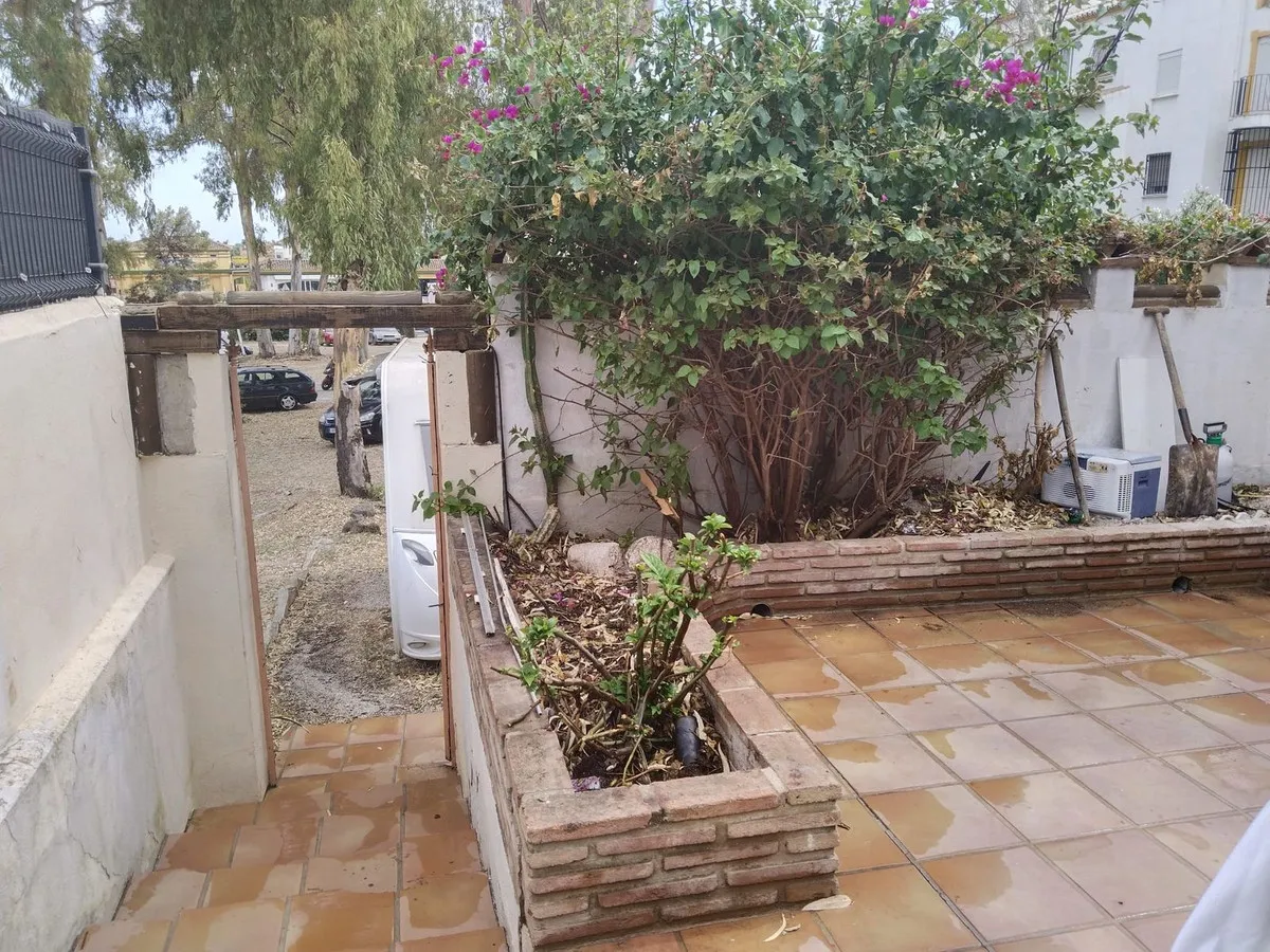 f4f301ac-fc70-40ef-b5f9-c30391b57082