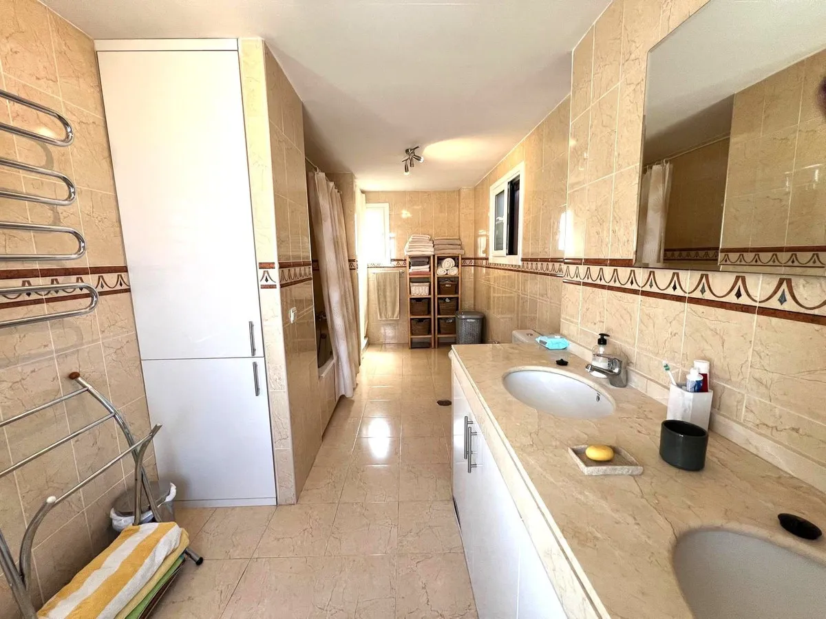 8ba55873-d002-4e4a-a408-358ae6272bae