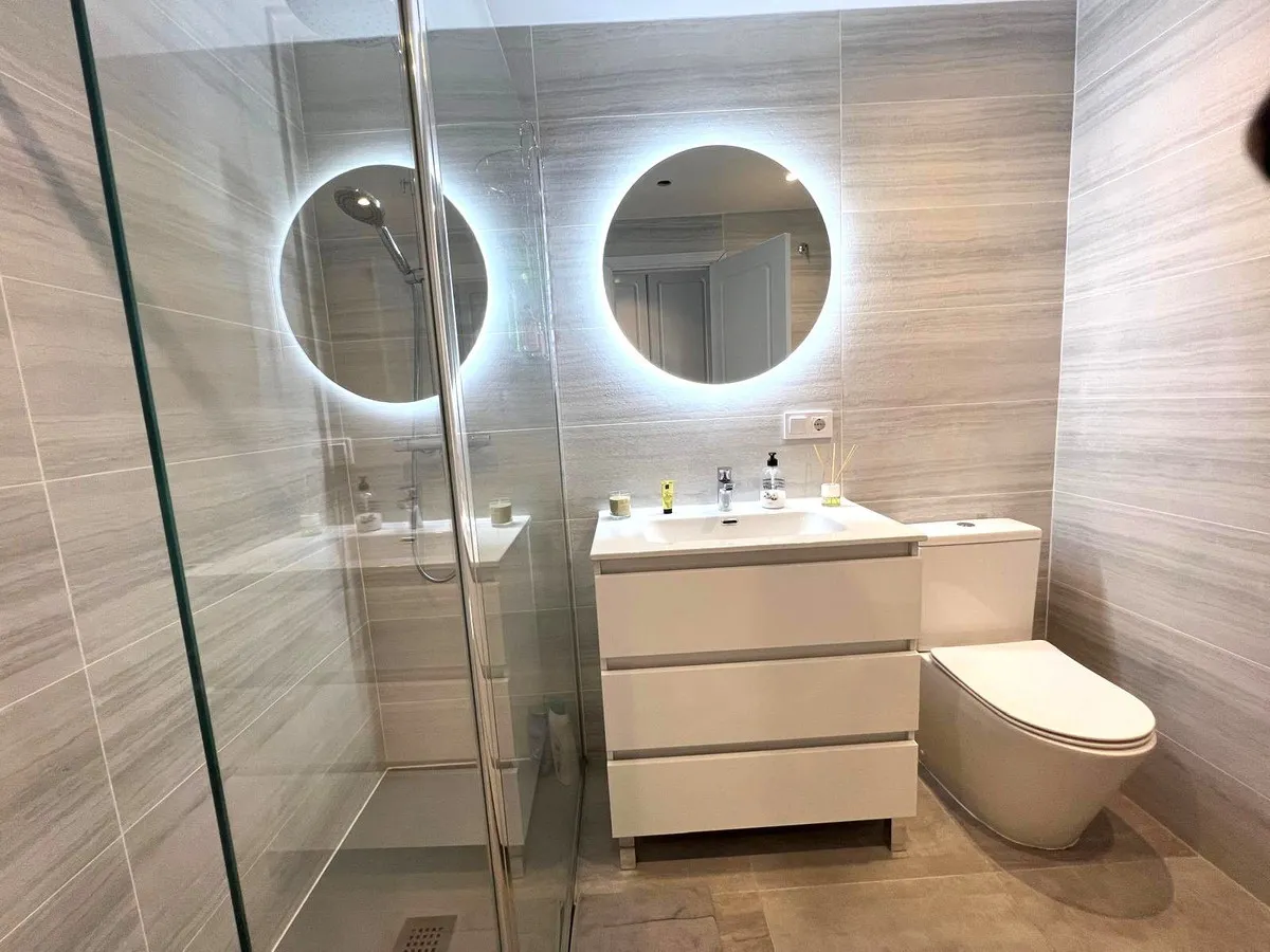 d937a6e2-c73f-4103-8d25-6aea52005149