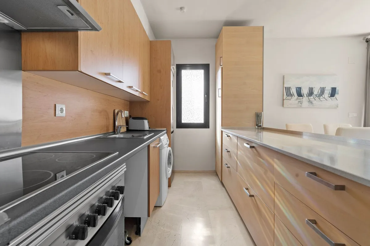 4f79b60e-a6b4-4094-a8cf-c900ede9ac6a