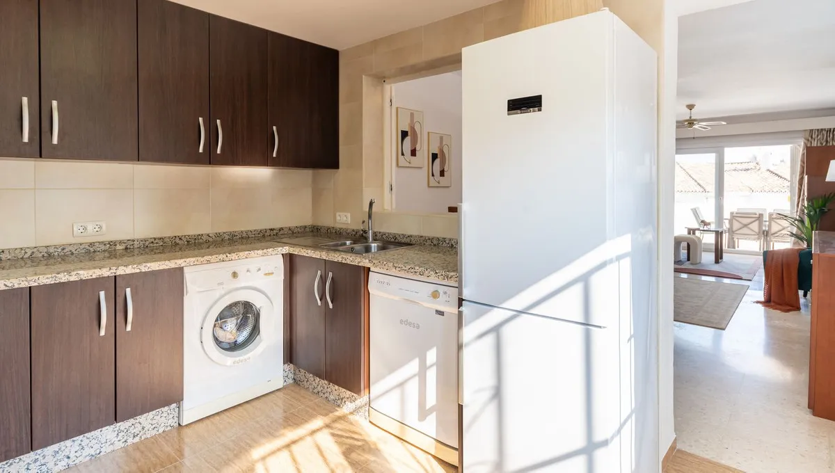 393f9ef7-0988-4648-9641-15b31809eaba