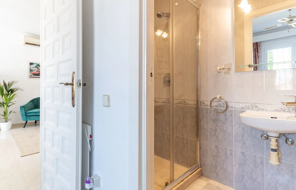 65c6a69b-72bf-470a-a4e7-6c819139e526