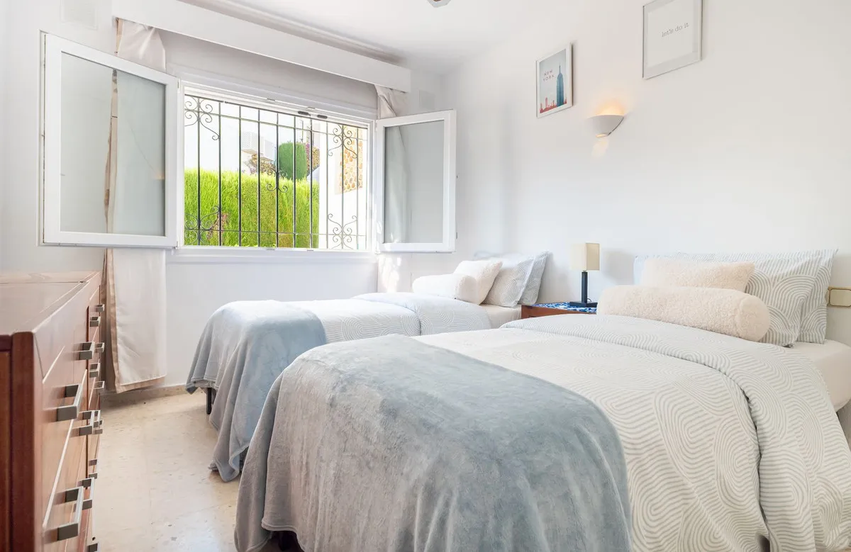 fe8f3598-a8cd-494a-87bc-632c3b44c501