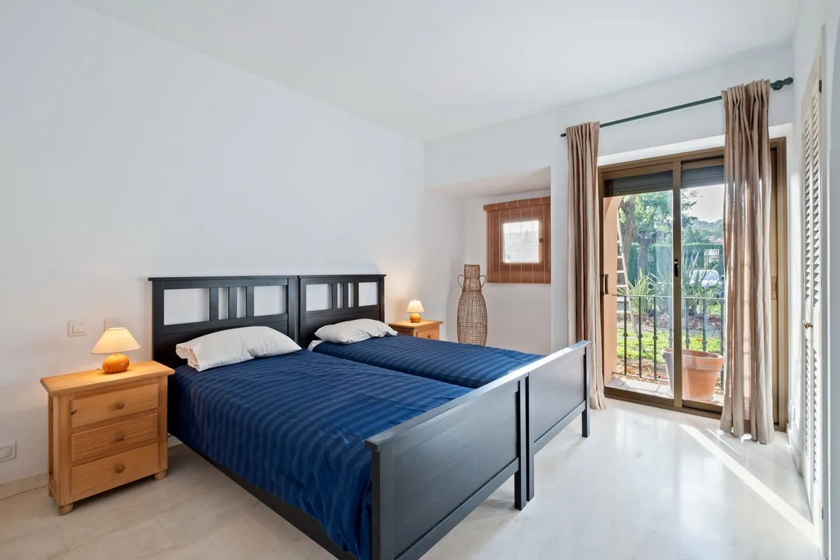 c7329f07-b2e5-434c-a54c-d252caaafcbc