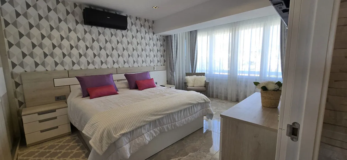 7bb80502-5238-4a4d-b6a4-76a22c875e00