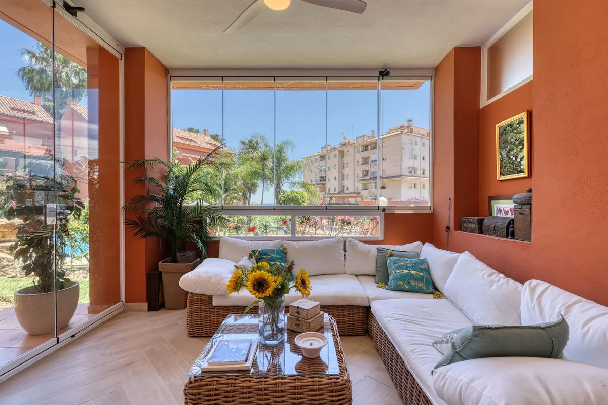 4fc8484f-a102-47e6-8d26-46db1a977f7a