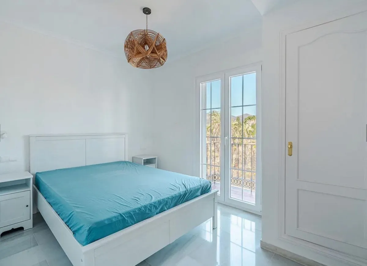 1aca5123-5ff4-4ac3-ae65-4da6f1c30502