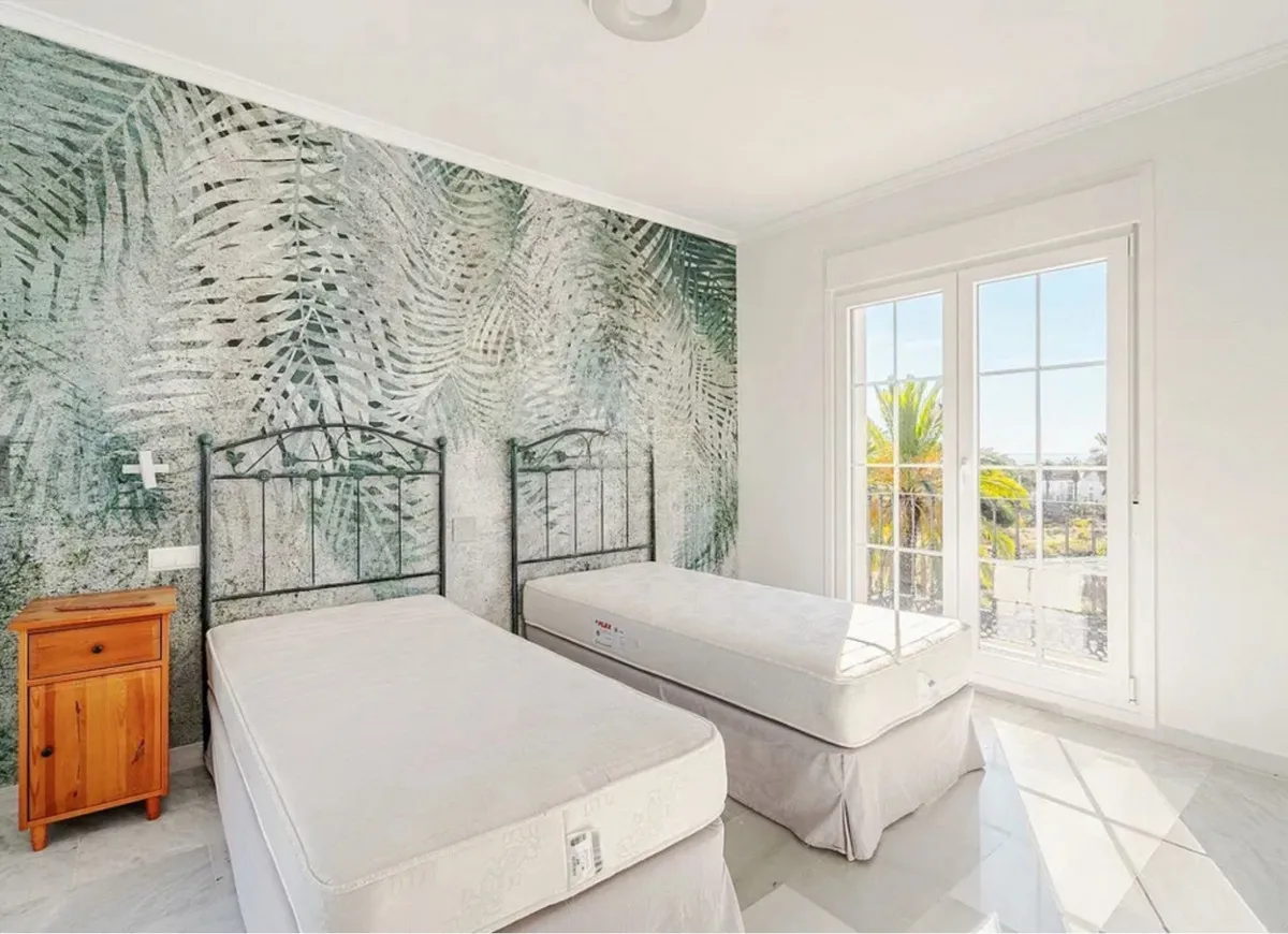 a8a5b5a3-5092-4403-9988-ed861cf3d7e9