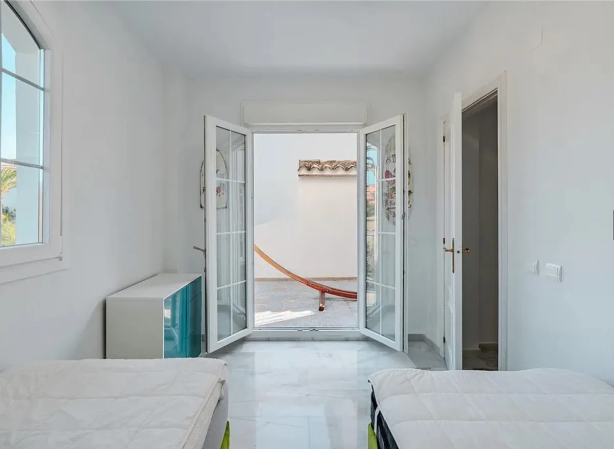 b113559a-a99a-4bbc-a8e8-66c0d23cd99a